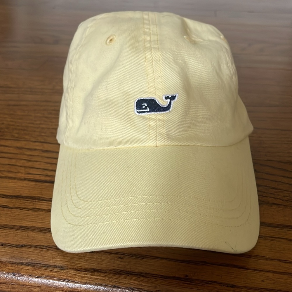 Vineyard vines 🐳 butter yellow hat